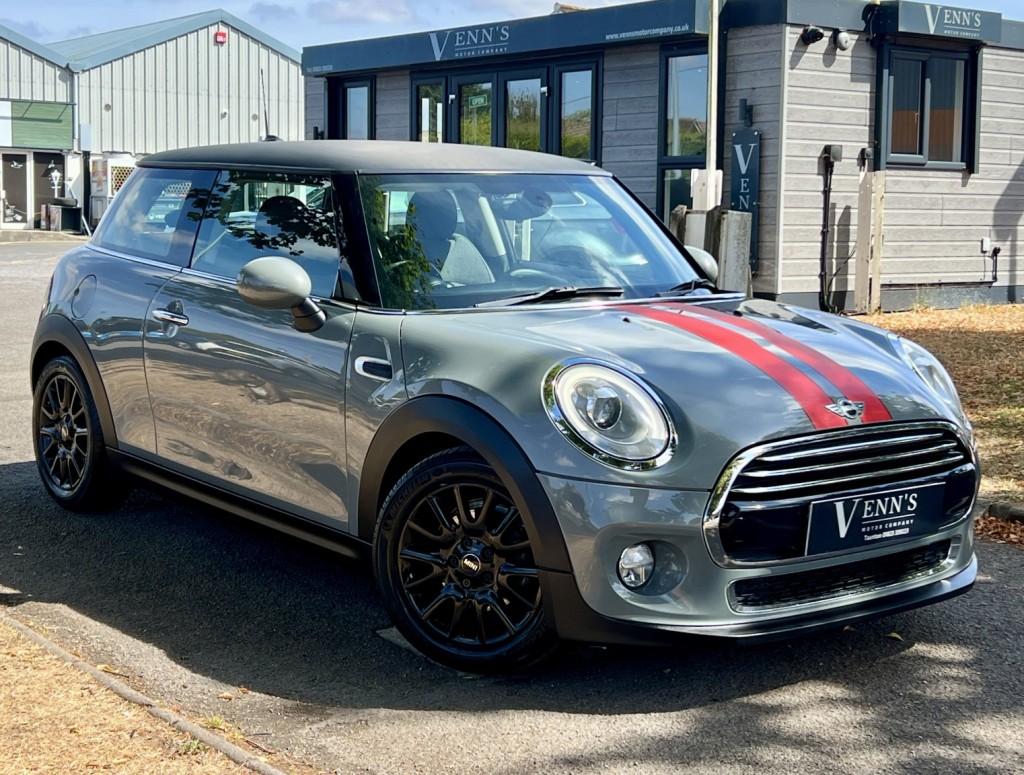 2014 MINI HATCH