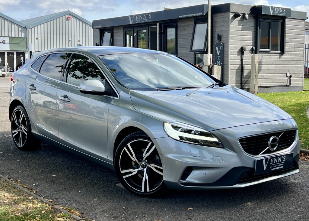 2018 Volvo V40